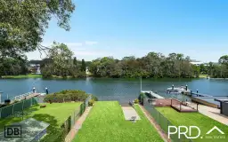 586 Henry Lawson Drive, East Hills