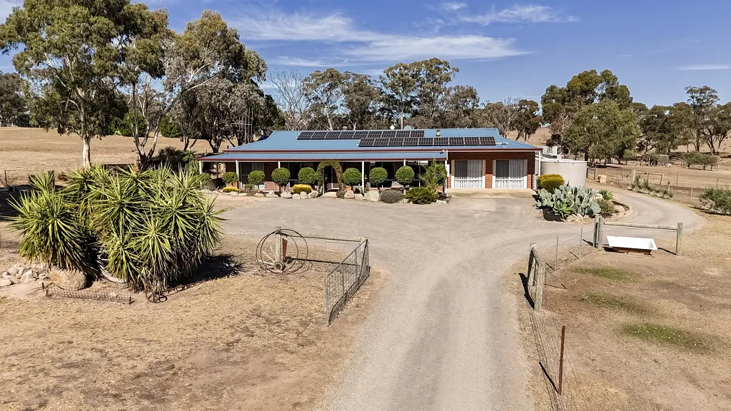 Lockwood South 4部屋 Versatile Lifestyle Property on 10.8 Acres