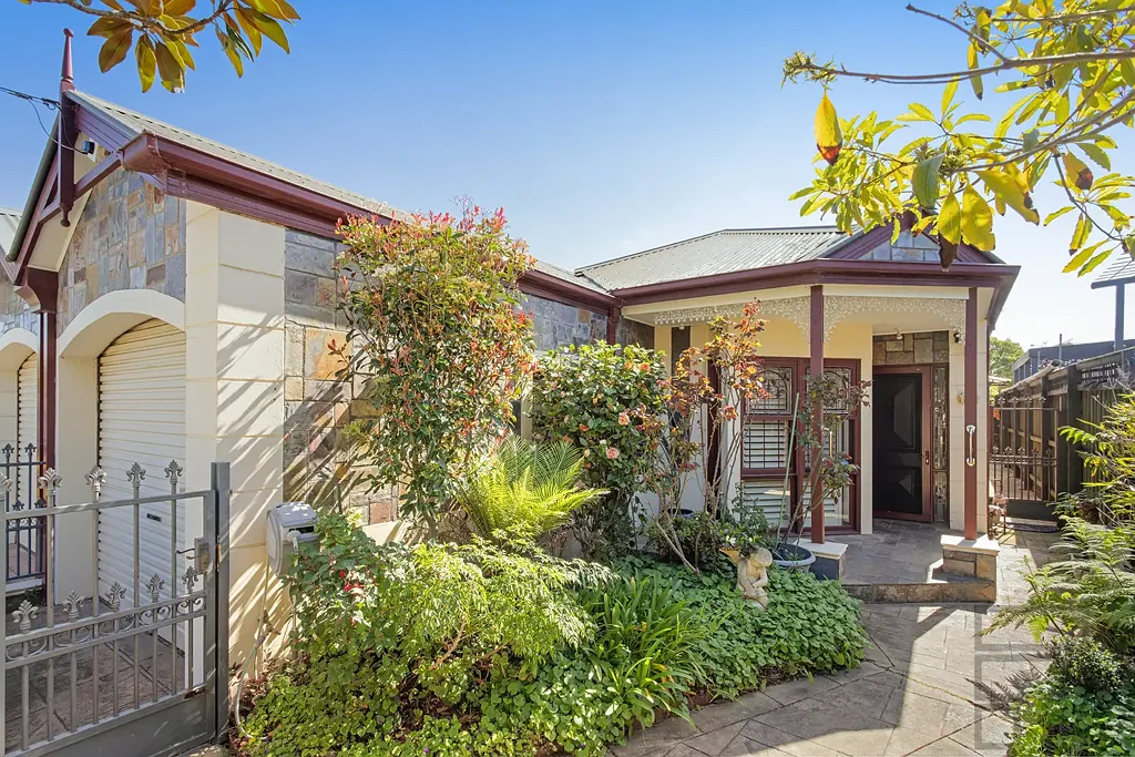 Bayside Living Made Easy – Stylish, Spacious & Superbly Located | FLARE REAL ESTATE