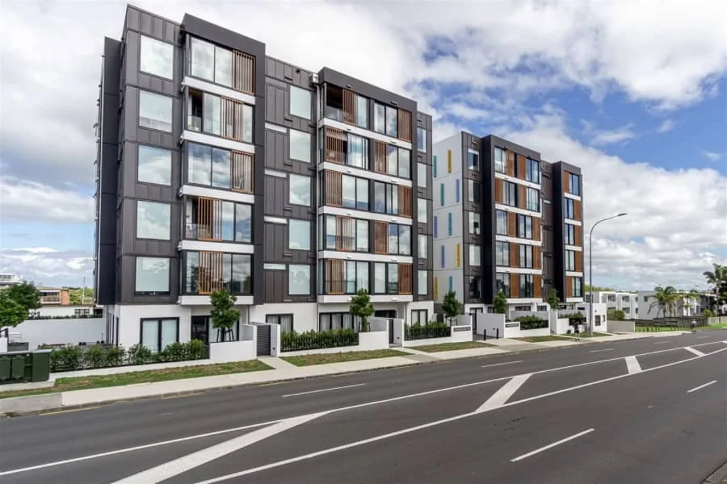 Charming Central Studio Apartment with Stunning Views!