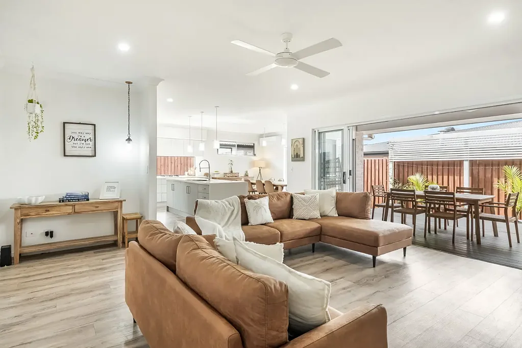 Wollongbar 4房  Hamptons Elegance in the Heart of Wollongbar