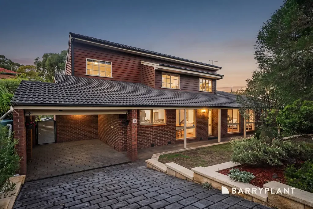 Watsonia North 4ห้องนอน A Beautifully Presented Family Haven in a Highly Sought-After Pocket