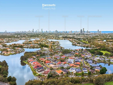 Clear Island Waters 4Zimmer Timeless Waterfront Original Prize Home on a Rare 1,000m² lot,  35.9 metre Canalfront and Main River Access