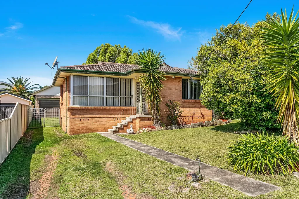 CHARMING THREE-BEDROOM HOME WITH FULLY FENCED YARD IN MOUNT WARRIGAL