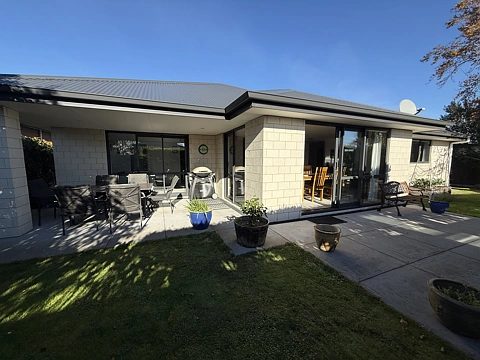 Balclutha 3房  Executive stand alone townhouse in Hallow Estate