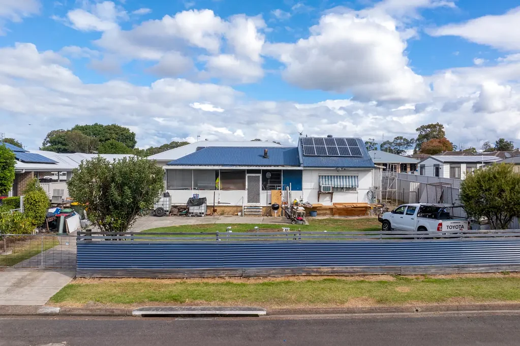 Tarro 3 Bedroom Roll Up Your Sleeves & Reap the Rewards