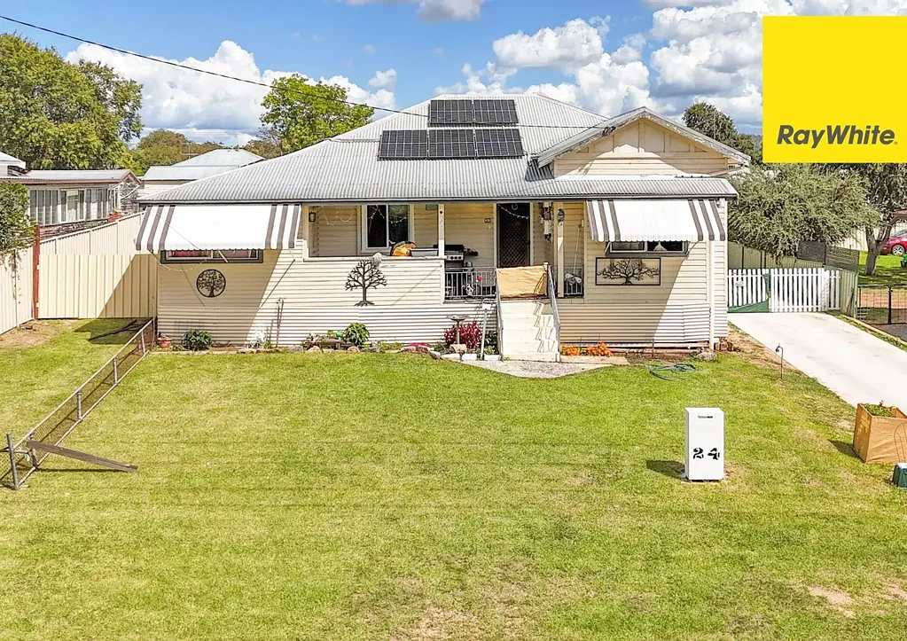 Inverell 3房  "Comfortable Weatherboard Home"