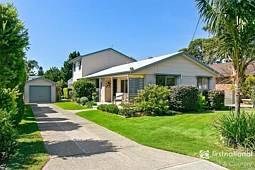 8 Woolstencraft Street, Shoalhaven Heads