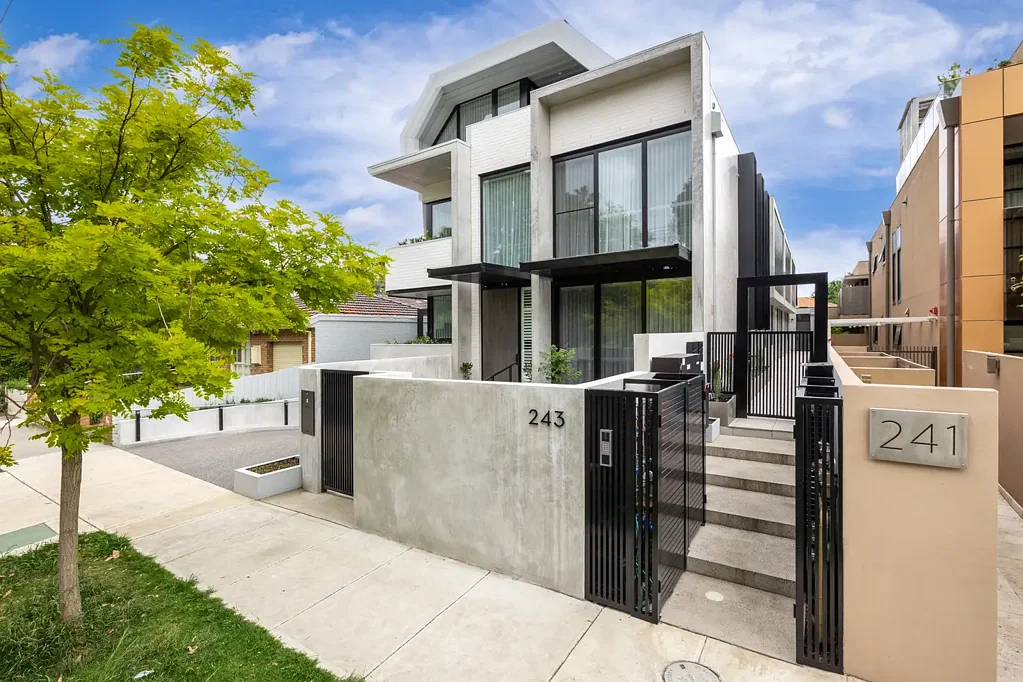 Caulfield North 4Kwarto Luxurious Living in a Prime Location