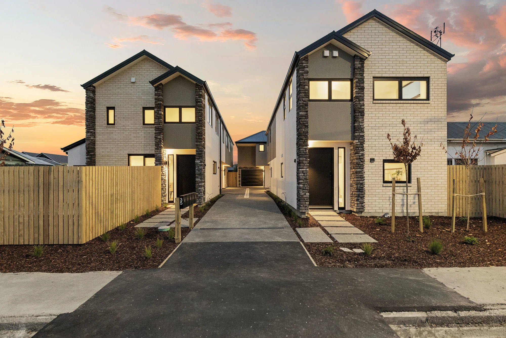 Addington 3房 Five Freehold Townhouses With Architectural Edge