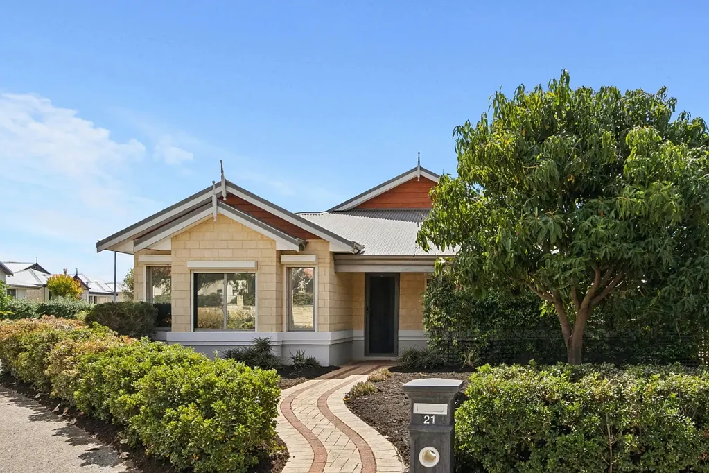 21 Boxgrove Loop, Ellenbrook, WA 6069