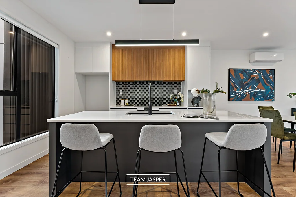 Meadowbank 4 Slaapkamer Overseas Vendors Say - Sell It !