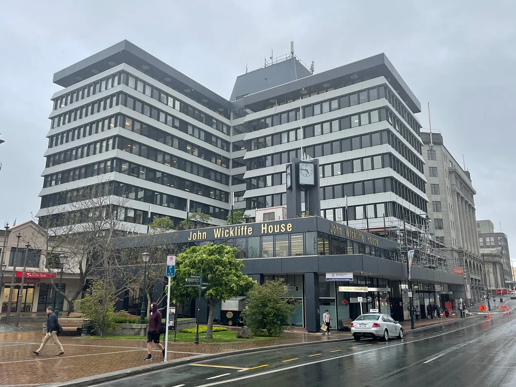 Dunedin Central Well Appointed Office - Fully Set Up With Desks!