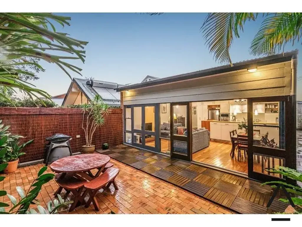 Charming Freestanding Home in a Sought-After Annandale Location