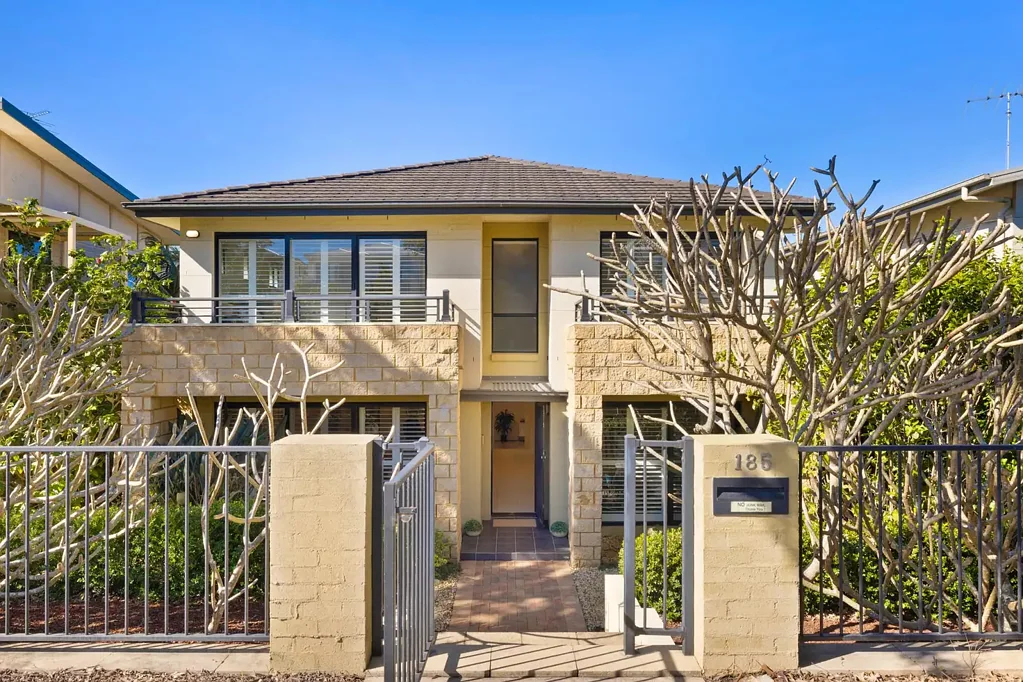 Warriewood 6 Bedroom Spacious 6-Bedroom Family Home, Low Maintenance, High Convenience