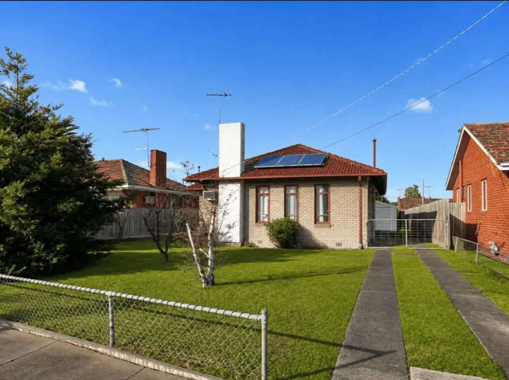 Well-Maintained Three-Bedroom Home in Convenient Corio Location!