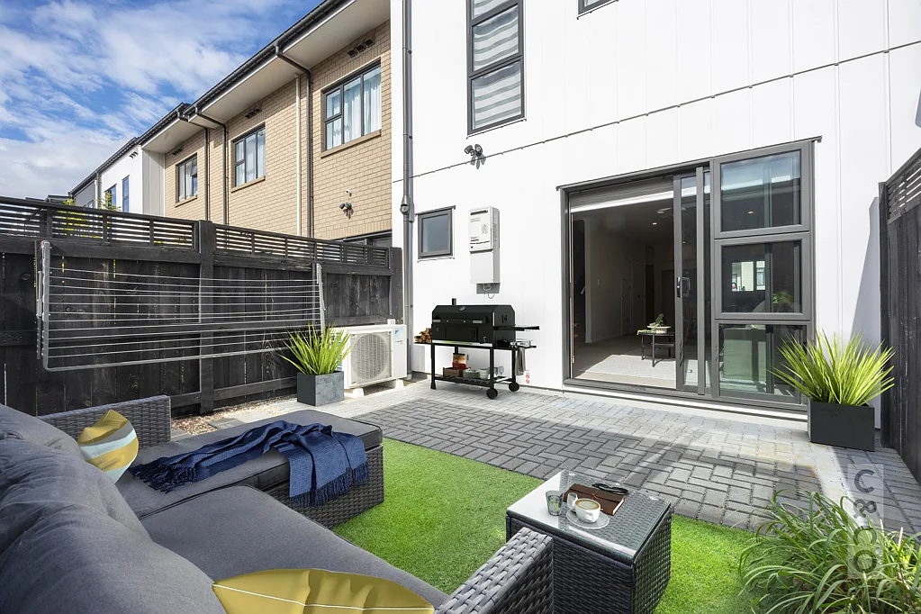 Westgate 3Phòng ngủ Style, Sun, Room, Garaging ... $860k ONO