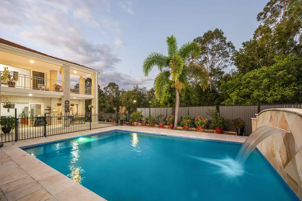 Forest Lake 5ਬੈੱਡਰੂਮ A Peninsula Address, a Poolside Life