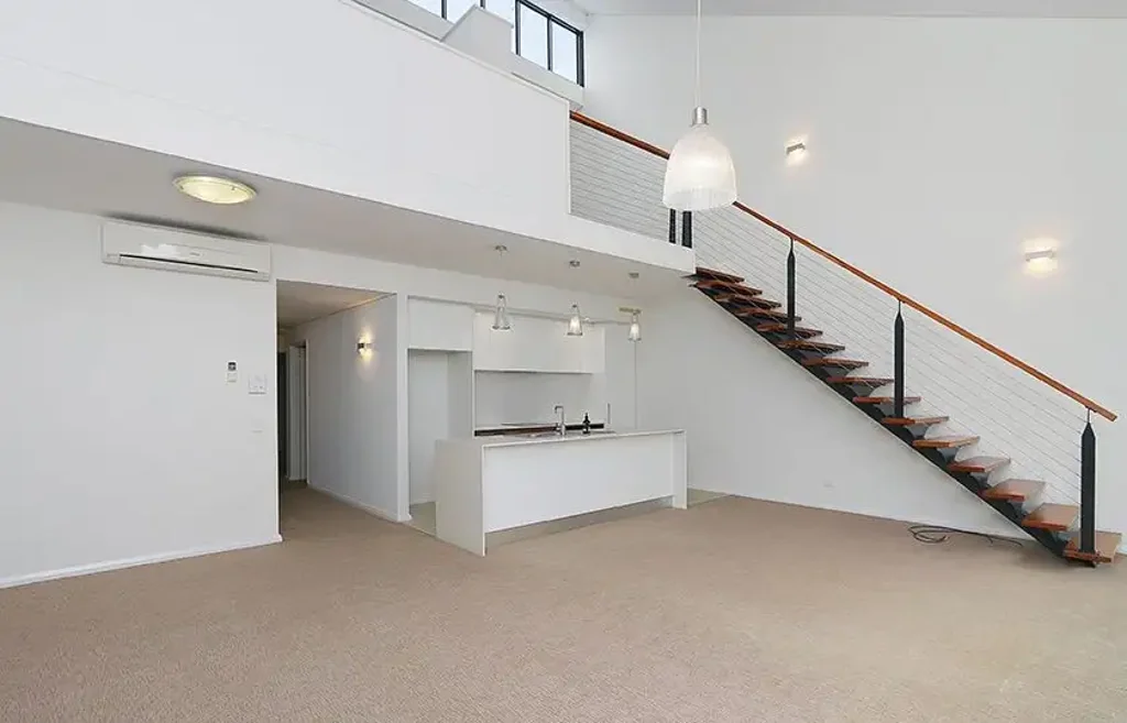 STYLISH 3x2x1 INNER-CITY LOFT APARTMENT