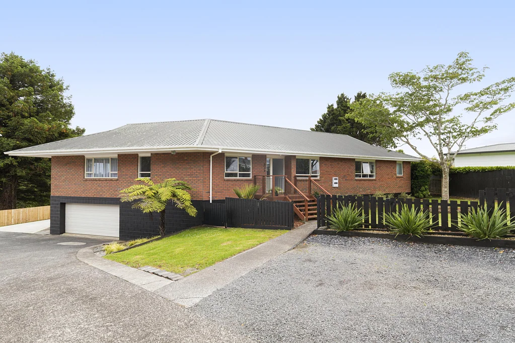 Pukekohe 4房 私密宁静+优越地段！砖砌住宅，尽享城市便利与高处视野，拎包入住！ Quiet, central and convenient