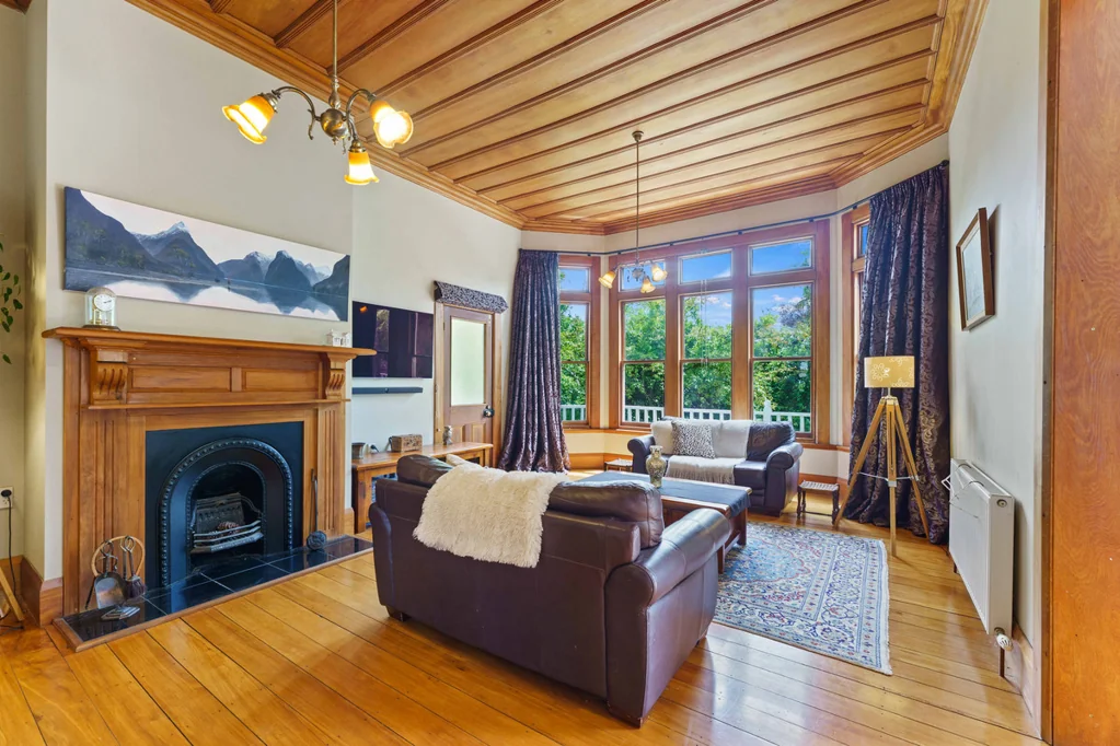 Raumati Beach 4ห้องนอน Warm Toasty Family Villa