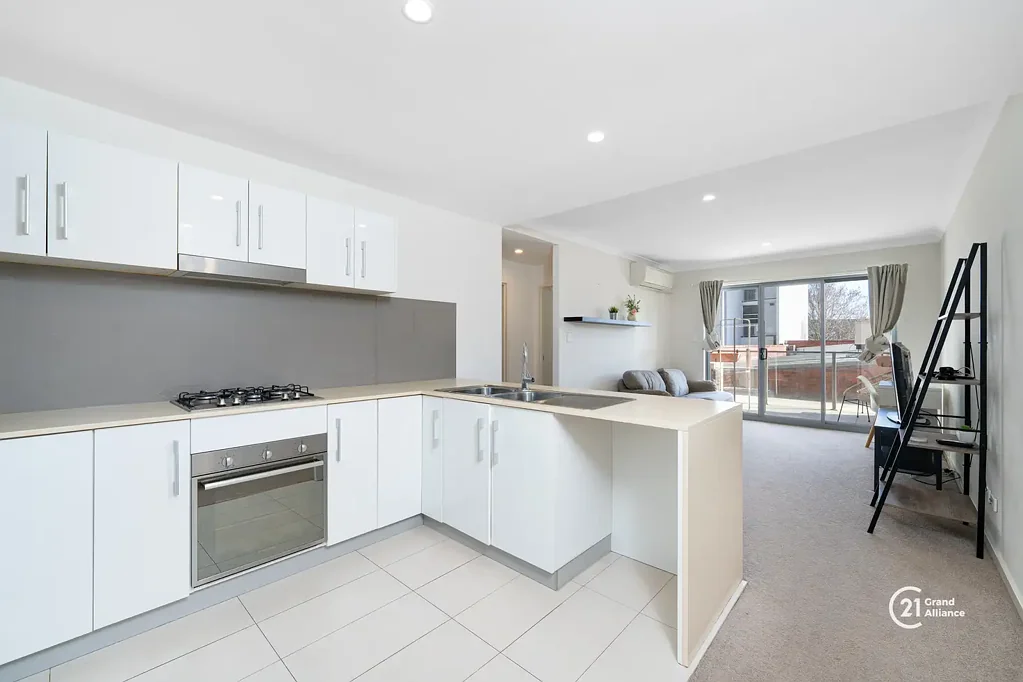 LOW-MAINTENANCE CONVENIENCE IN EAST PERTH @$730 per week