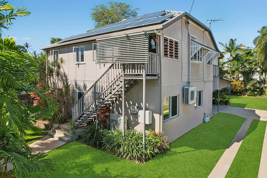 Hermit Park 5 Slaapkamer Dual living flexibility with pool and solar