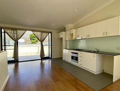 27/16-24 Dunblane Street, Camperdown, Inner West, 2 ห้องนอน, 2 ห้องน้ำ, Apartment