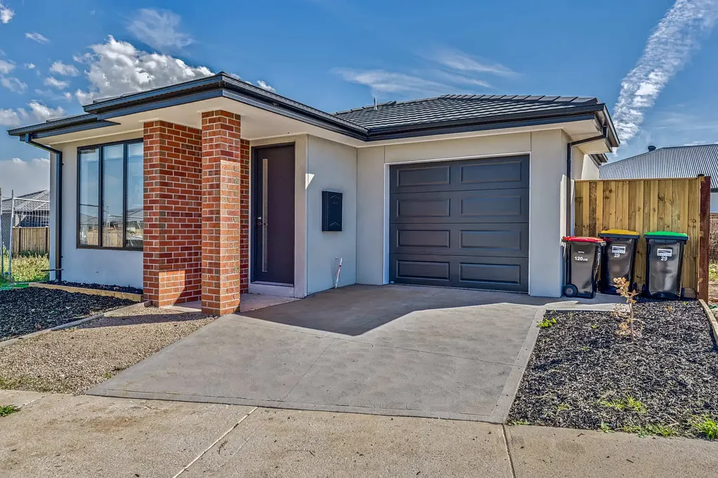 🏡✨ BRAND NEW MODERN LIVING IN FRASER RISE - LOW‑MAINTENANCE & FULL OF STYLE! ✨🏡