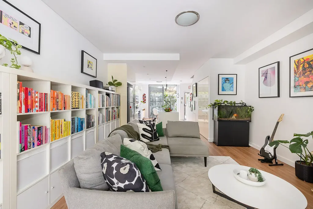 Marrickville 2침실 Private courtyard residence of tranquility and seclusion