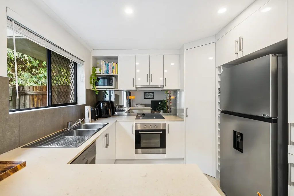 2/60 Sarawak Avenue, Palm Beach, QLD 4221