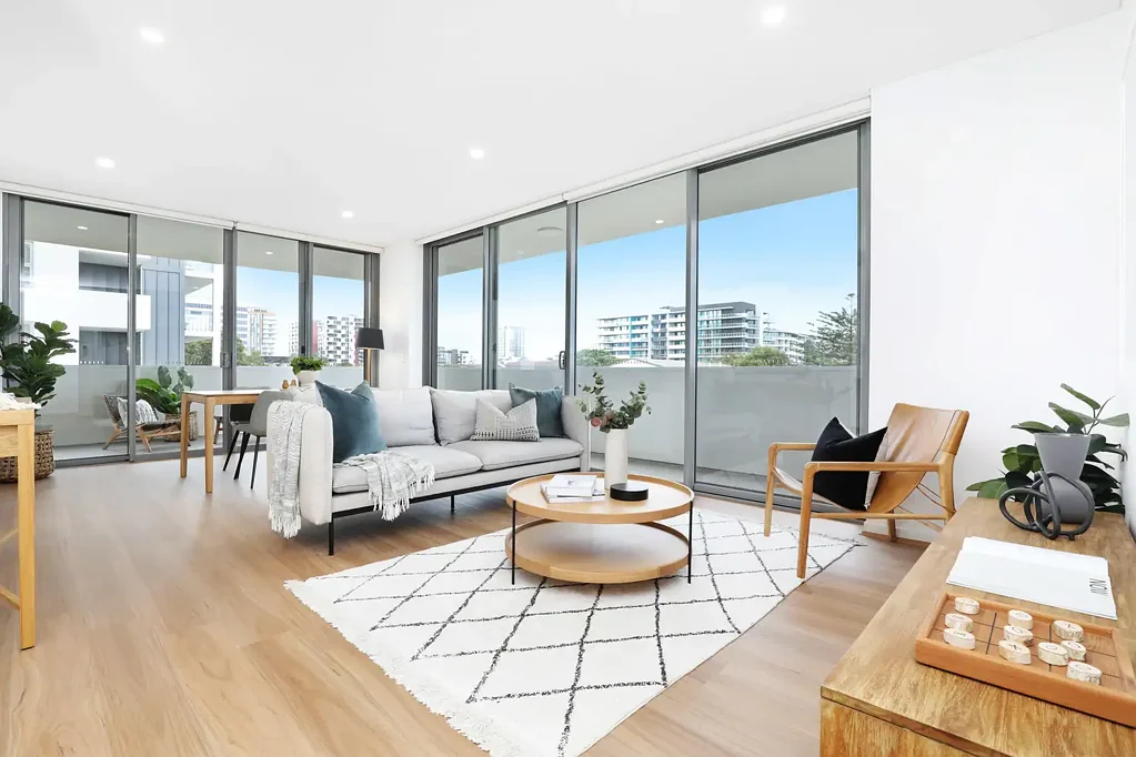 Wollongong 2 Bedroom Light-filled urban entertainer approx. 450m walk from City Beach