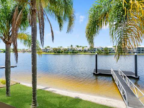 Mermaid Waters 5 Bedroom Spectacular Water, Huge Single Level Home On 1054sqm Block !!