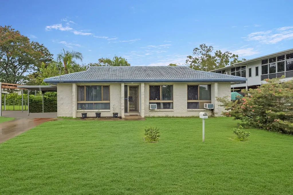 Kelso 3 Bedroom Solid, Low-Maintenance Home with Renovated Bathroom and Bore Water