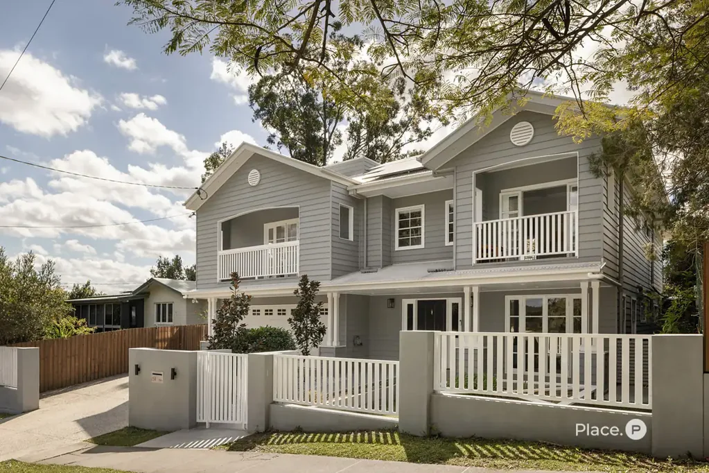 Holland Park West 5 Bedroom Hamptons Family Luxury, Rooftop Terrace and Panoramic Views