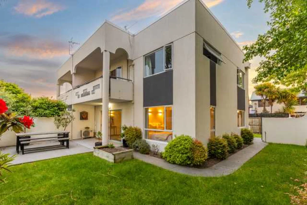 Christchurch Central 2房  City Apartment with Rare Outdoor Living
