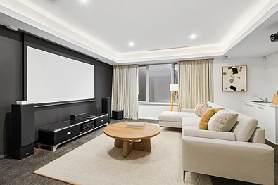 Perth 4房  CITY LIVING AT IT'S FINEST!!