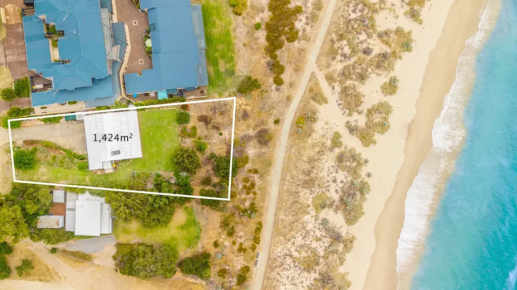 Mandurah 3غرفة نوم Rare absolute beachfront opportunity - Prime development potential.
