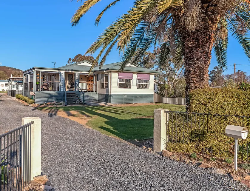 5 Talc Street, Stanthorpe, QLD 4380, 7房, 4浴, House