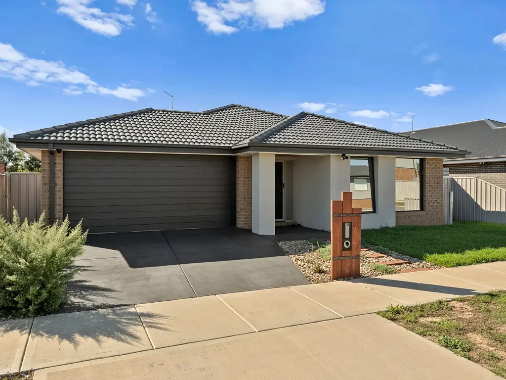 35 Senator Drive, Benalla, VIC 3672
