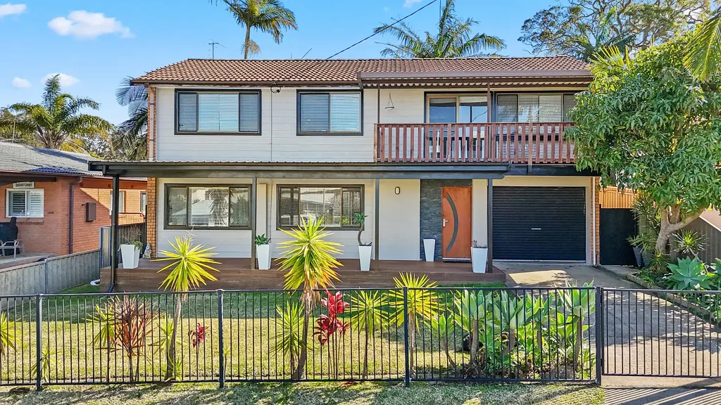 Halekulani 4 Bedroom Lifestyle - Views - Family Home with Self Contained Accommodation