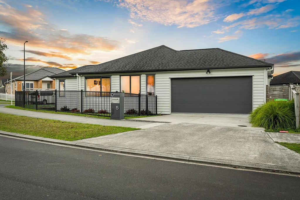 Kumeu 4 Slaapkamer Sun Filled Modern Living