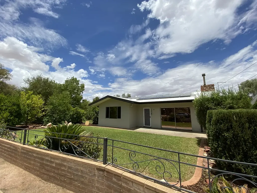 4 BEDROOM, 1 BATHROOM HOUSE IN OLD EASTSIDE WITH SPECTACULAR