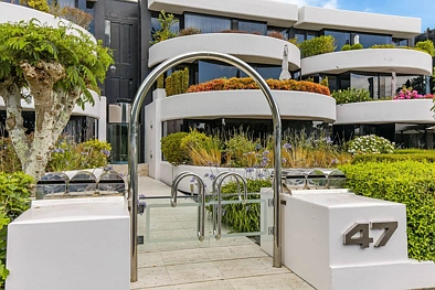 Beachfront Executive Living in the Heart of Mission Bay