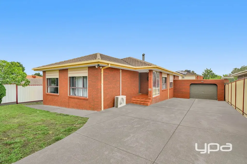 Well-Maintained Family Home with Space, Comfort & Convenience