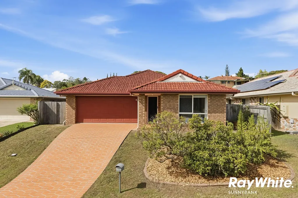 Renovated Family Home with Air Conditioning Throughout, Solar & Elevated Position