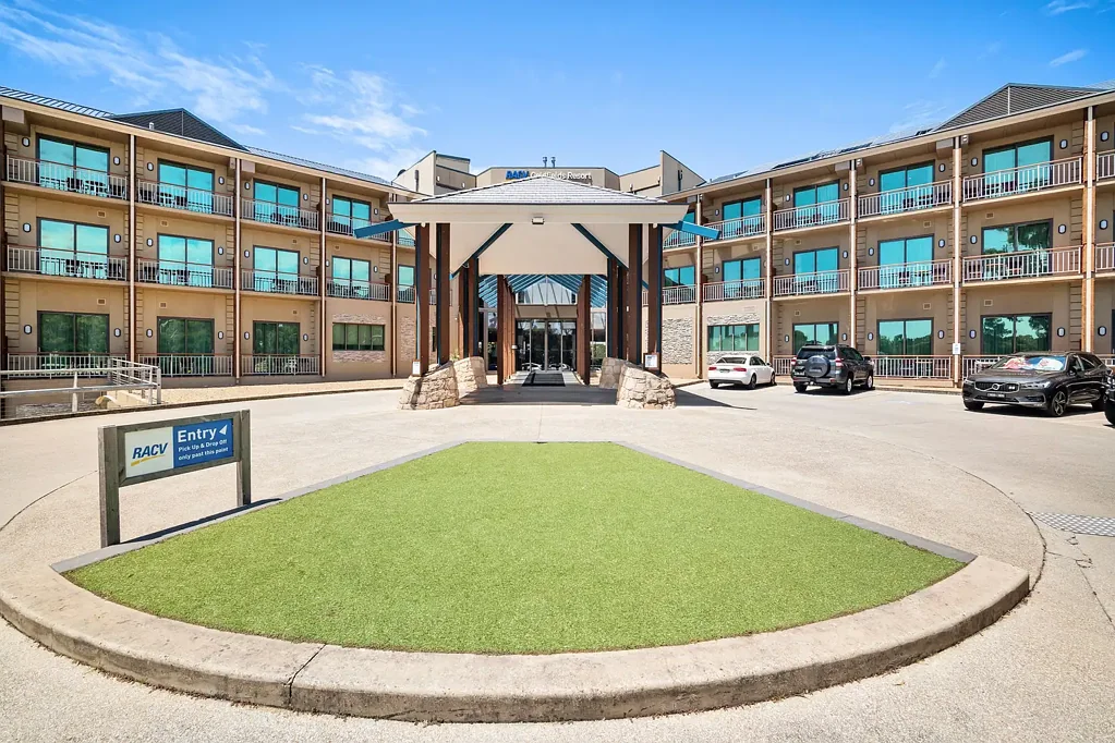 Creswick 1房 优越地段 RACV Goldfields Resort 高尔夫球 网球 山地车道 健身水疗 亲子乐园 投资佳选 Apartment Offering Style, Comfort & Convenience