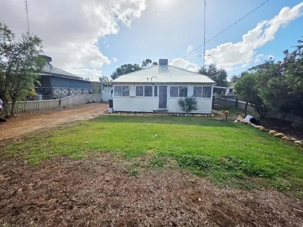 Moora 3chambre Neat and Tidy 3 Brm HOME