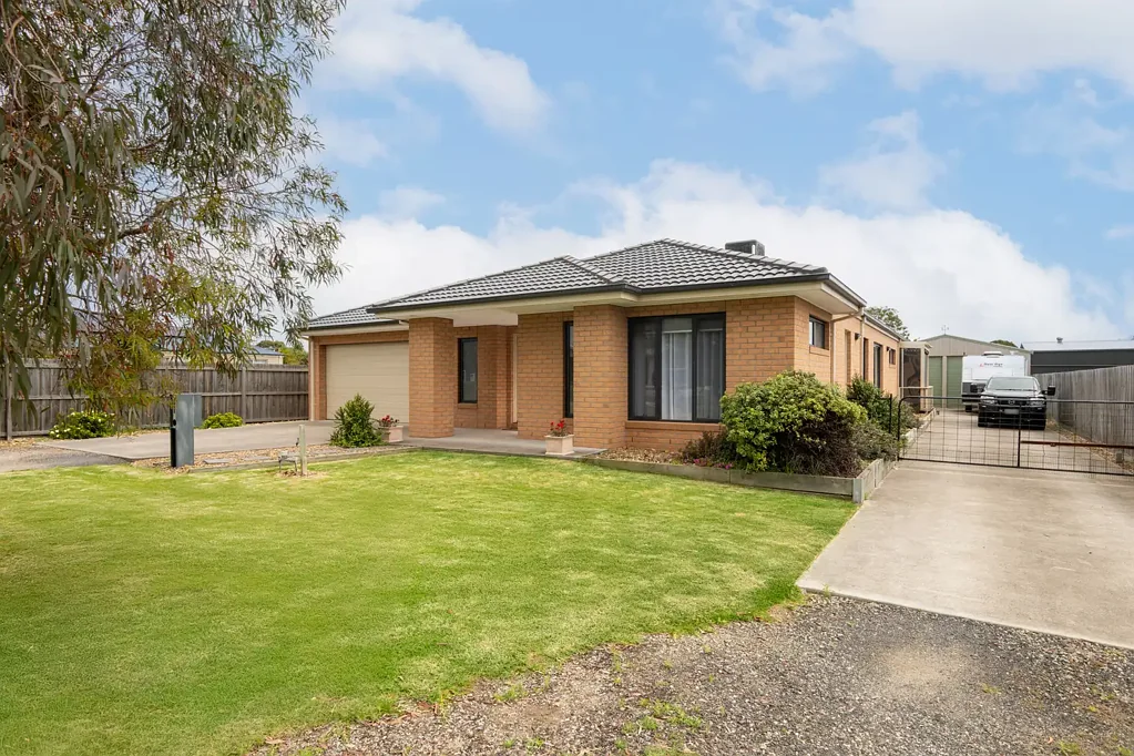 Portarlington 3chambre Space, Style & Superb Family Living on 1,089m² (approx.)