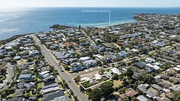32 Strachans Road, Mornington